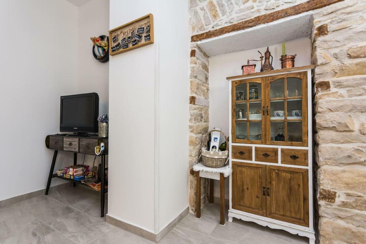Apartment Nostalgija, Benkovac Esterno foto